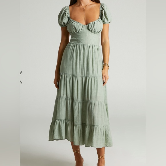 Puff sleeve sage green midi dress - Picture 3 of 4